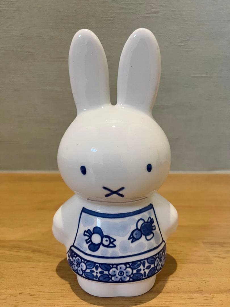 【万博限定】ミッフィー　大阪関西万博　限定　陶器　ロイヤルデルフト　スタチュー