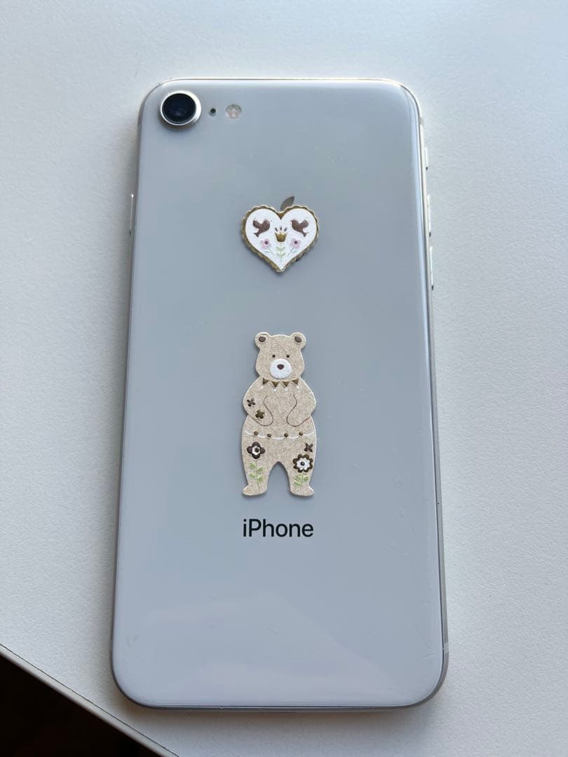 iPhone8 ホワイト 本体128G画面ひびあり