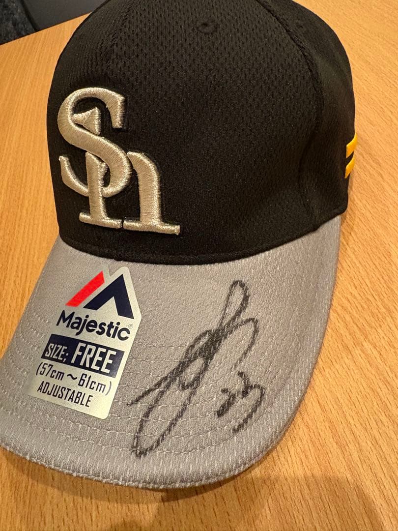 ソフトバンクホークス日本一記念！ 周東佑京選手 直筆サイン入りキャップ