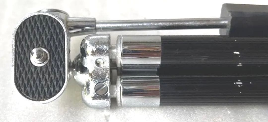 カメラ用伸縮三脚　高さ270mm〜1100mm