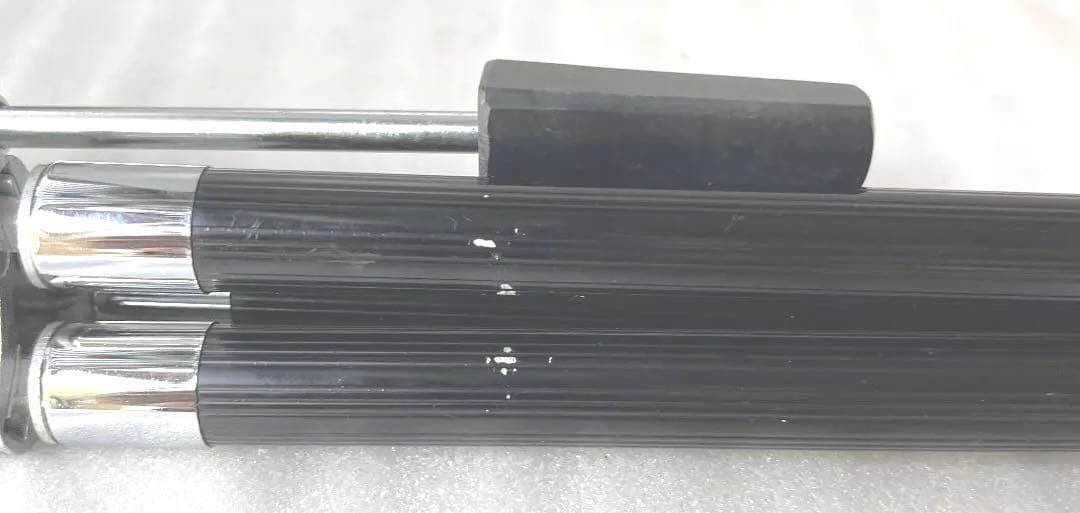 カメラ用伸縮三脚　高さ270mm〜1100mm