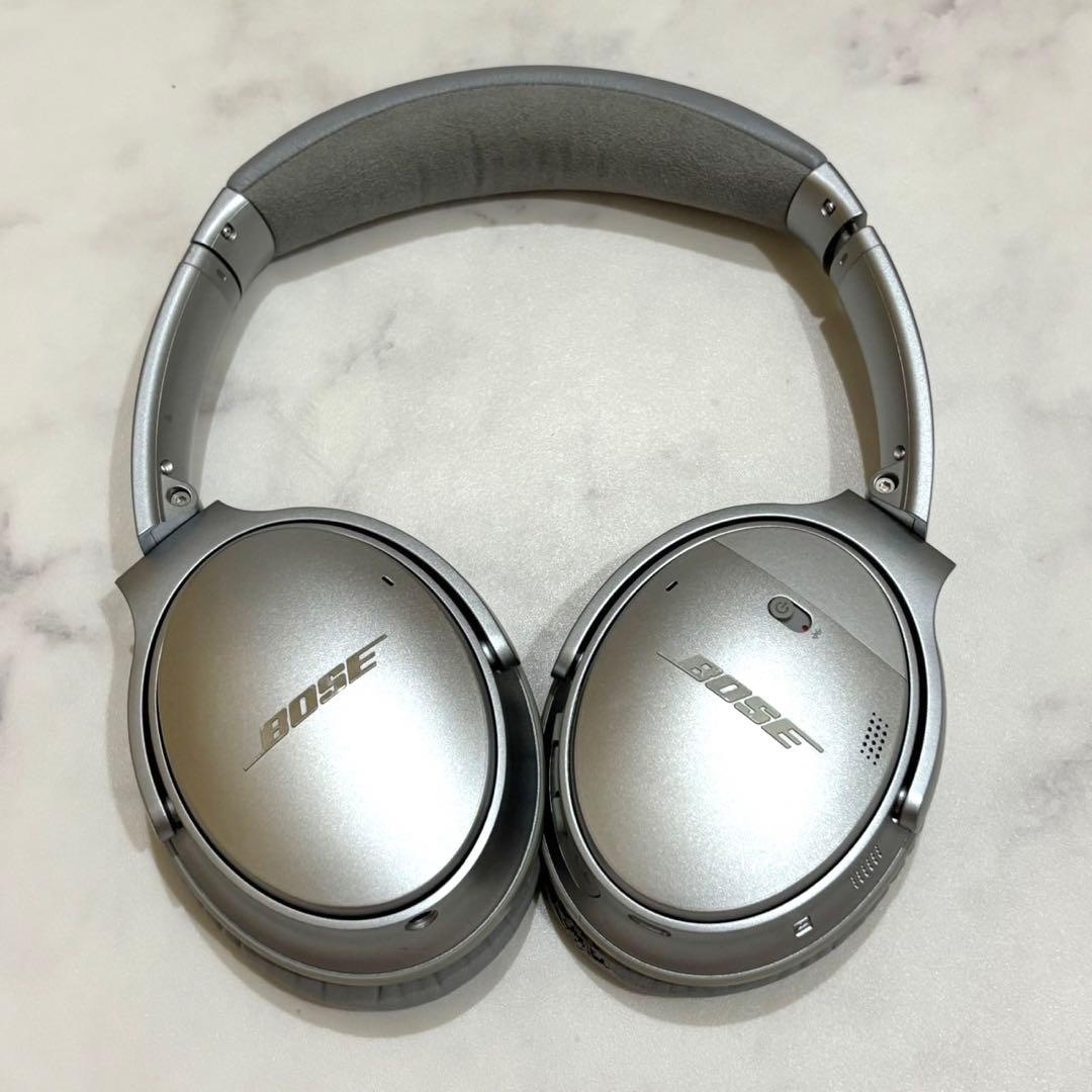 美品✨BOSE ヘッドホン QuietComfort35 廃盤カラー シルバー