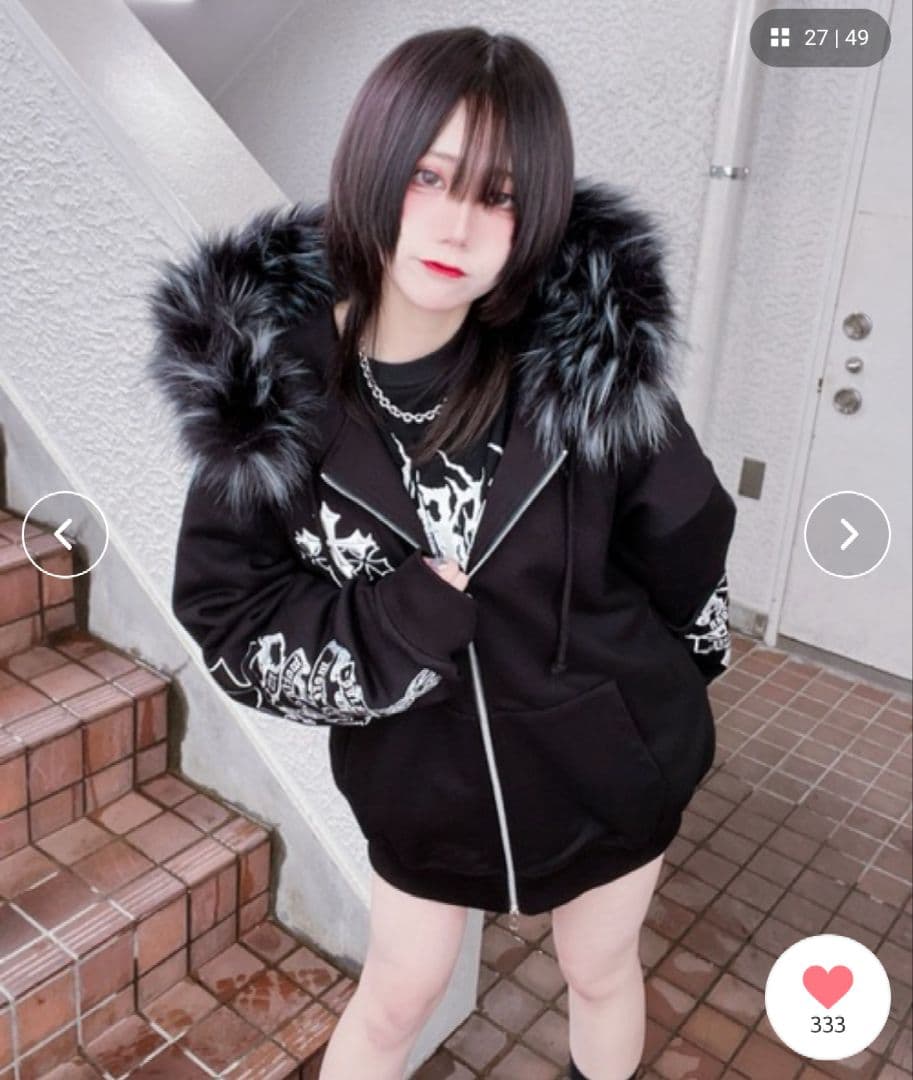 新品タグ付き✨️REFLEMファー付きクロス刺繍ジップパーカーブ ラックホワイト