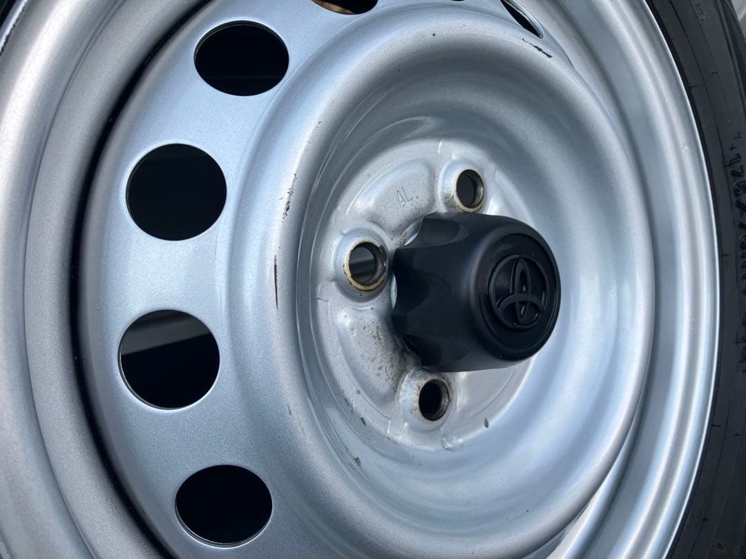 プロボックス 純正ホイール＋ちょい太スタッドレスタイヤ 純正キャップ付き