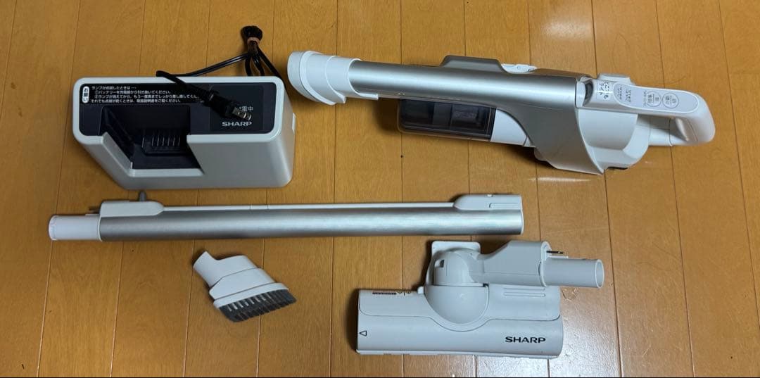 期間限定最終値下げシャープ コードレス掃除機　ラクティブエア EC-AR10