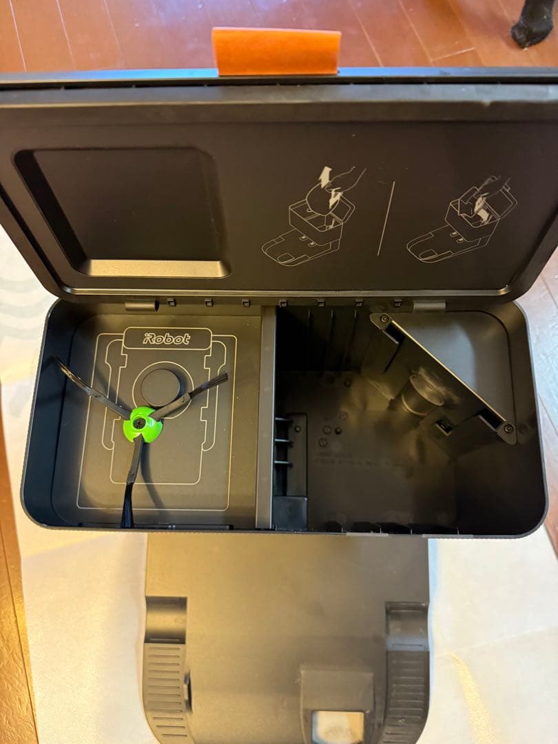 iRobot Roomba j7+ ロボット掃除機