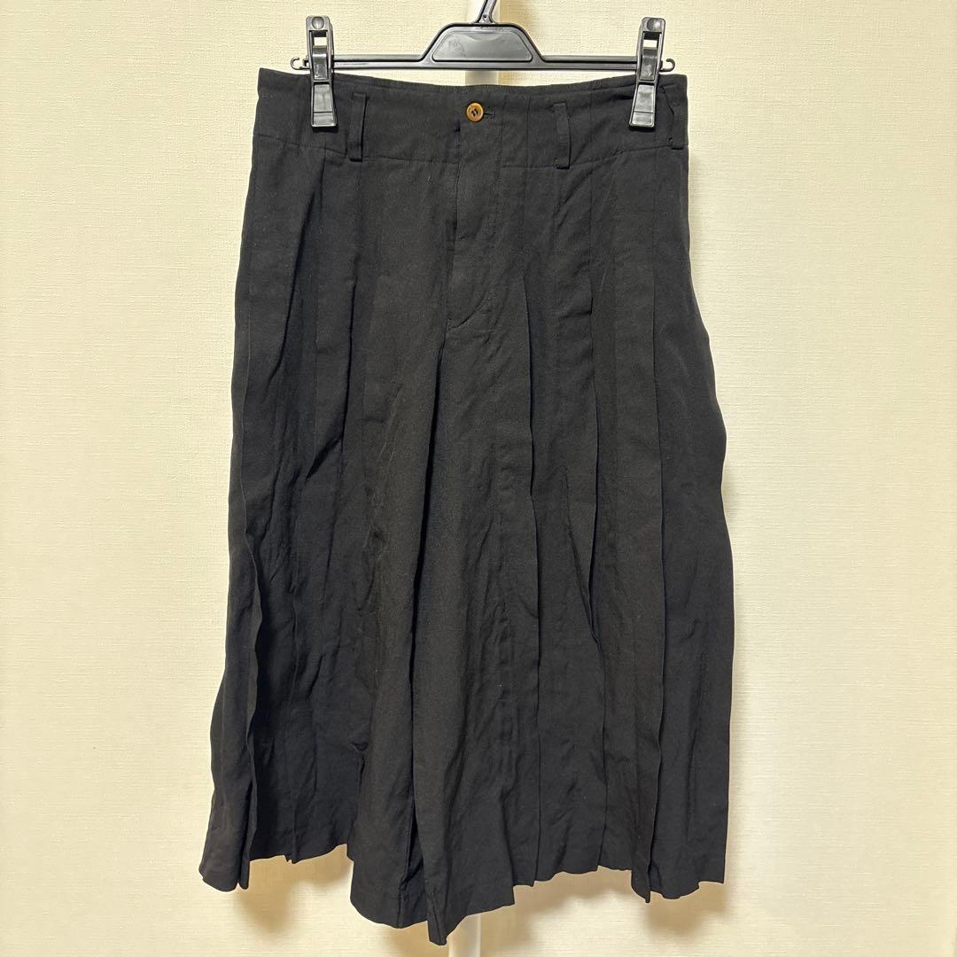 コムデギャルソン 黒のプリーツ袴パンツ