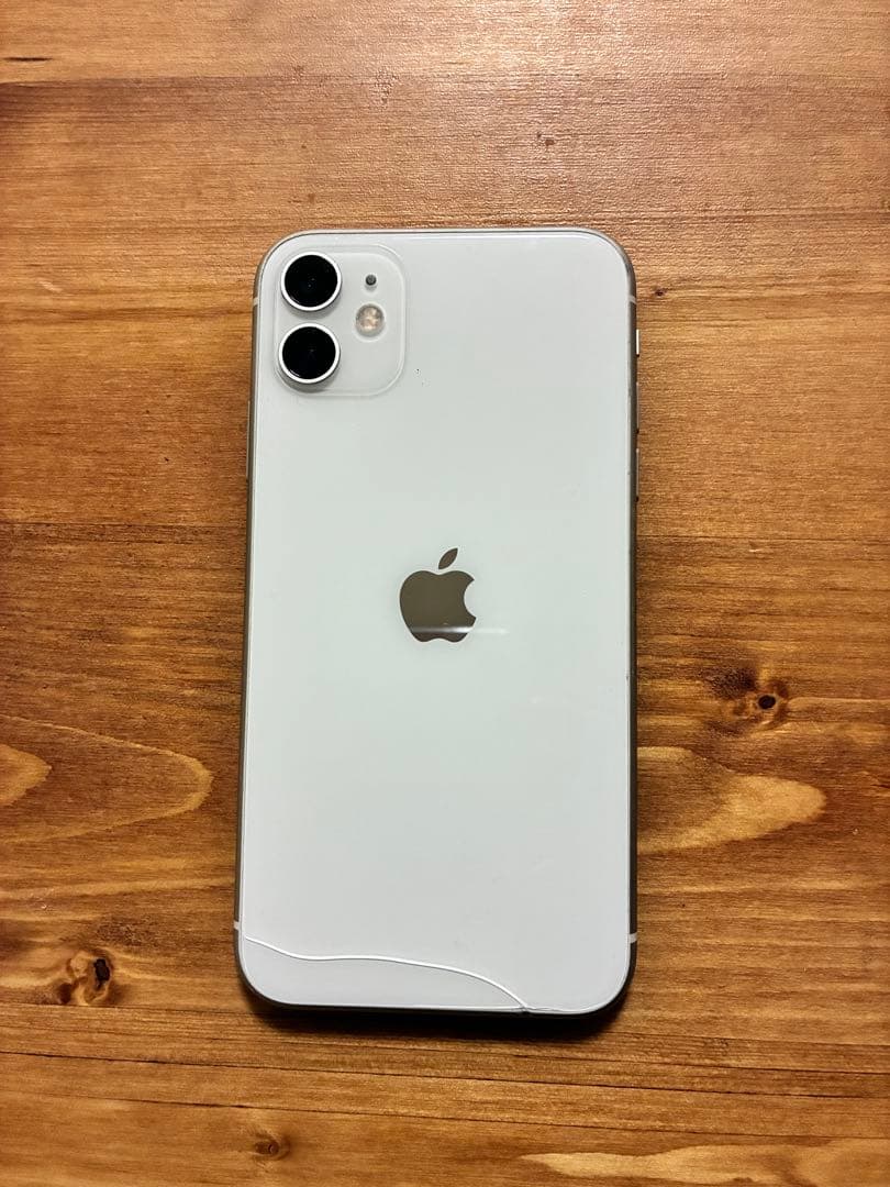 Apple iPhone 11 シルバー 本体
