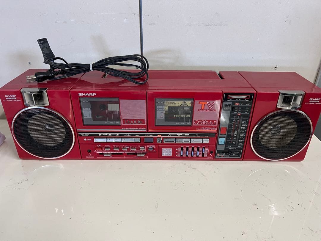 S*5様 レトロで希少な赤いダブルラジカセ　SHARP QT-88R