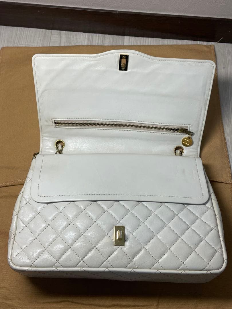 CHANELキルティング　マトラッセ チェーン ショルダーバッグ ラムスキン