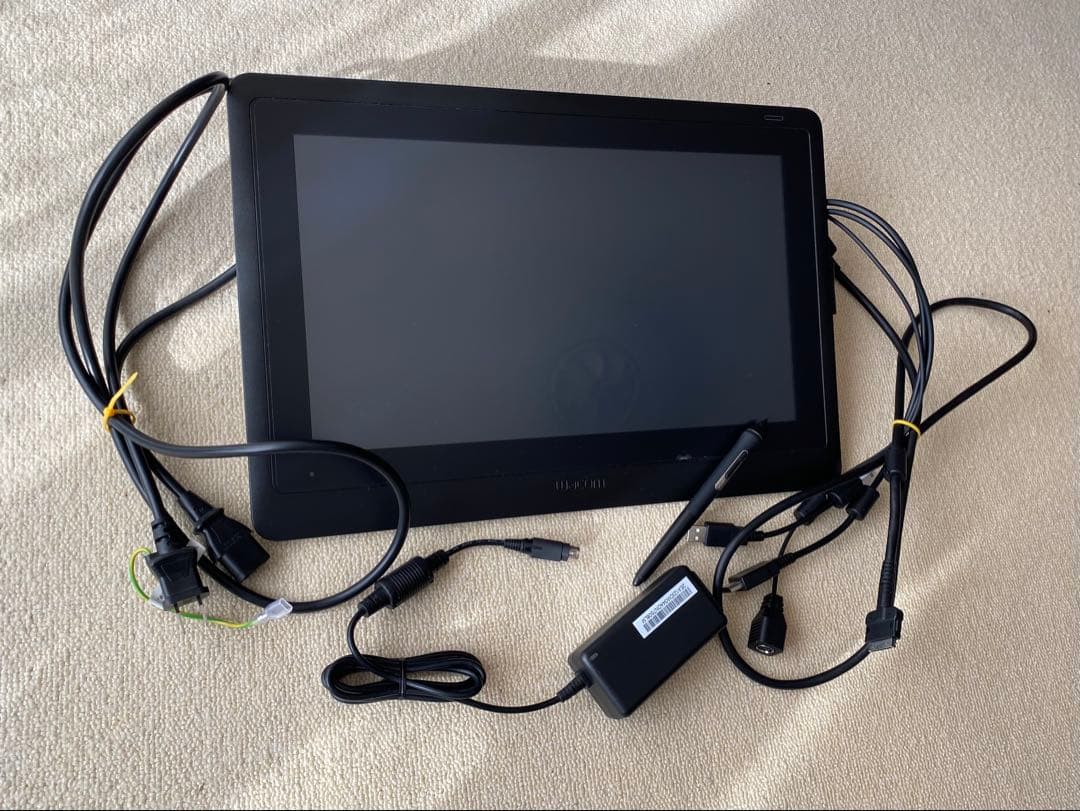 ワコム DTK1660K0D 液晶ペンタブレット (箱無し) スタンド付き