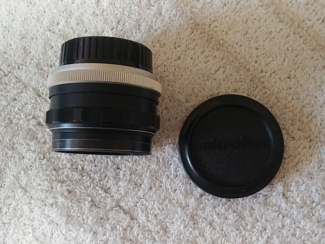 交換レンズ（ズーム・広角）付カメラ　中古　minolta SR-T101