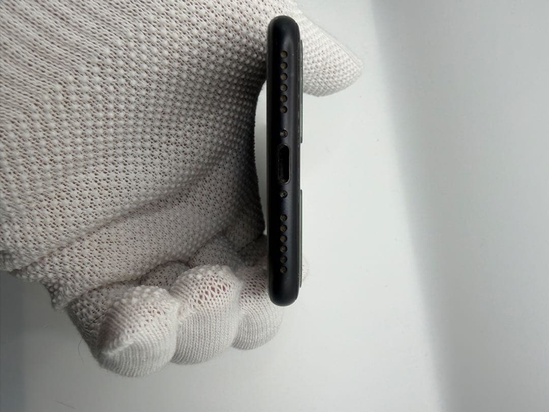 iPhone SE2 128GB ブラック