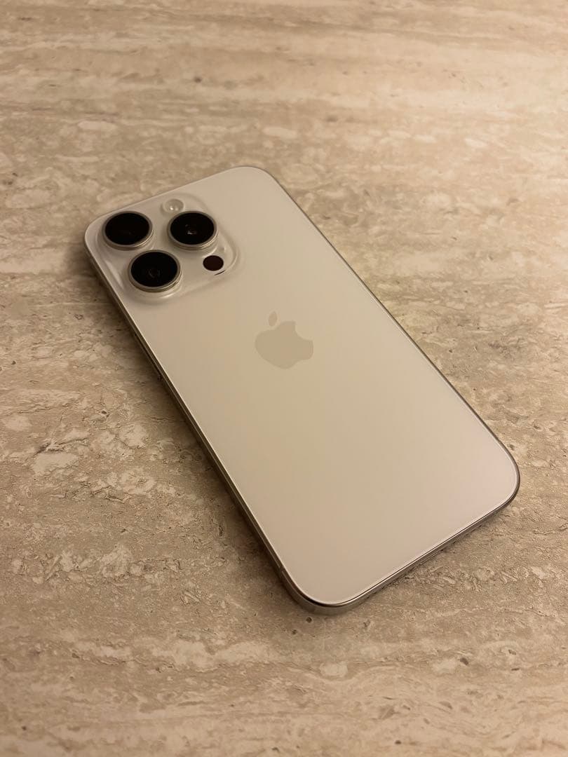 【テト】Apple iPhone15pro 128GB ホワイトチタニウム