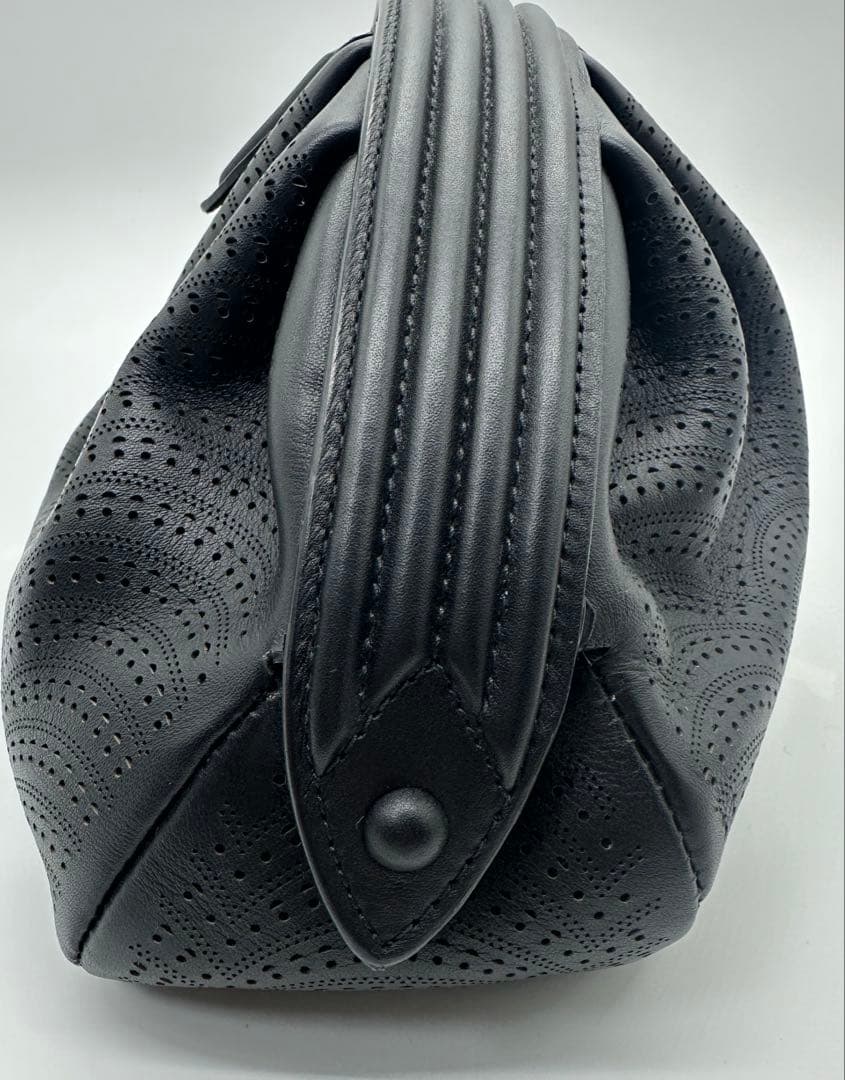 ALAIA アライア レザー パンチング クラッチバッグ ブラック