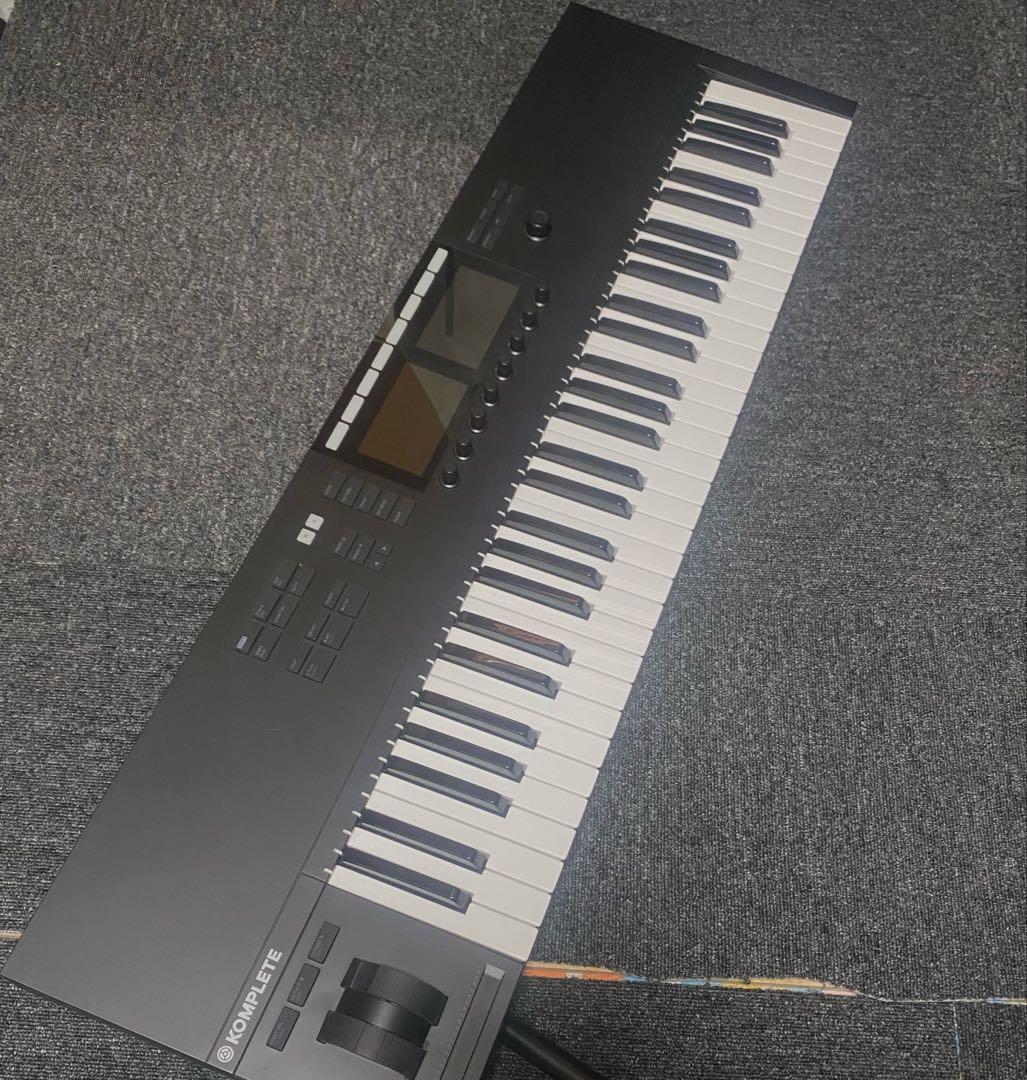 KOMPLETE KONTROL S61 MK2 MIDIコントローラー