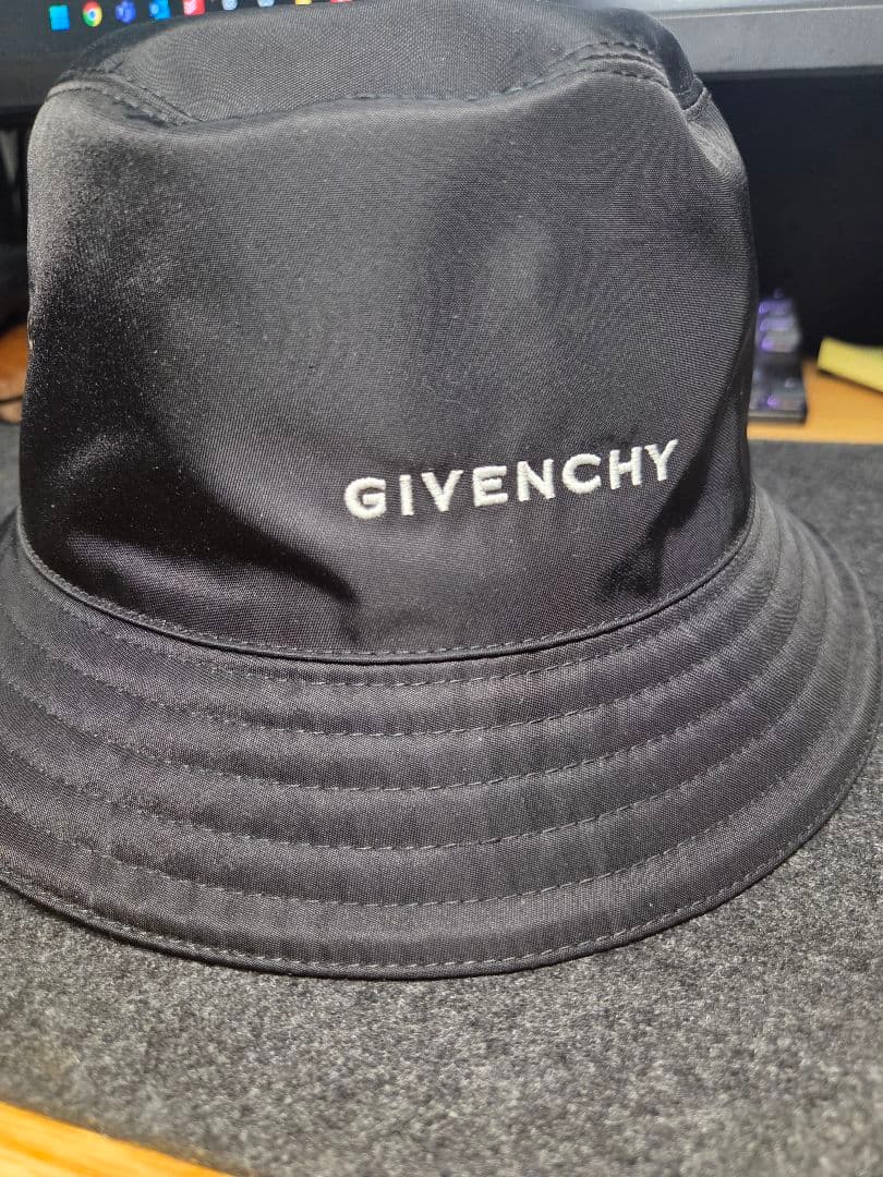 GIVENCHY バケットハット