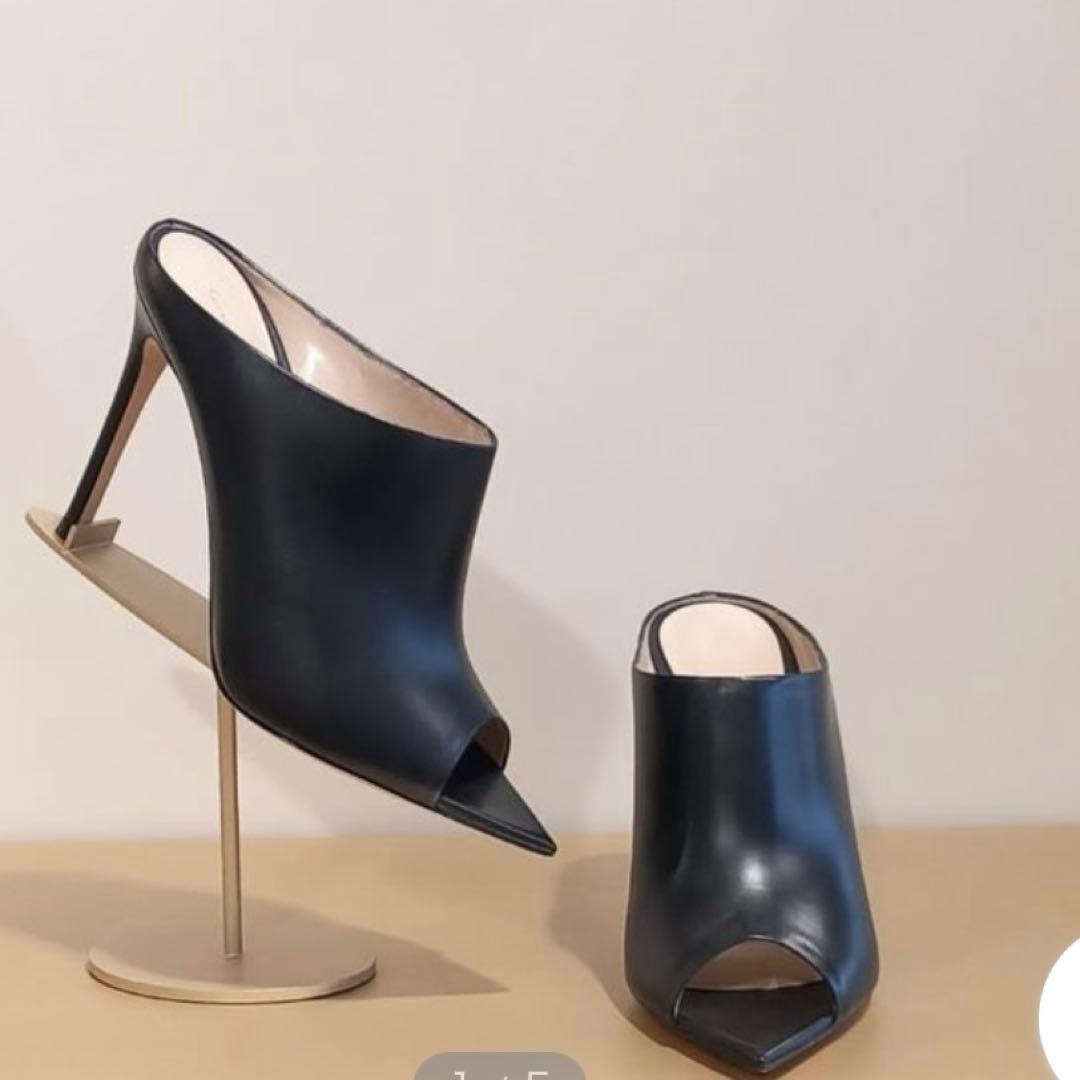 処分価格神崎恵さん着用Gianvito Rossi 黒 NOVA