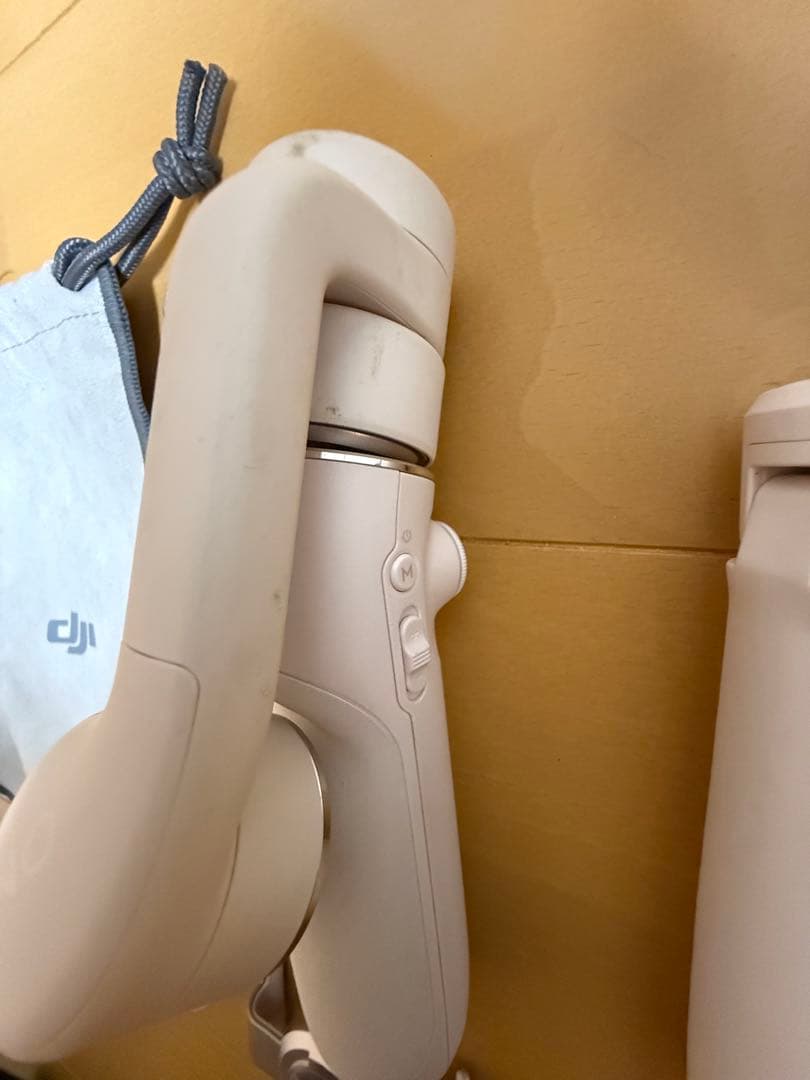 DJI OM 5 ホワイト スマートフォンジンバル スタビライザー美品自撮り棒