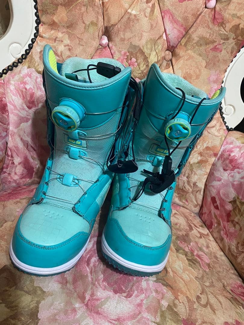 早い者勝ち❤️Nike 水色 女性用 スノーボードブーツ