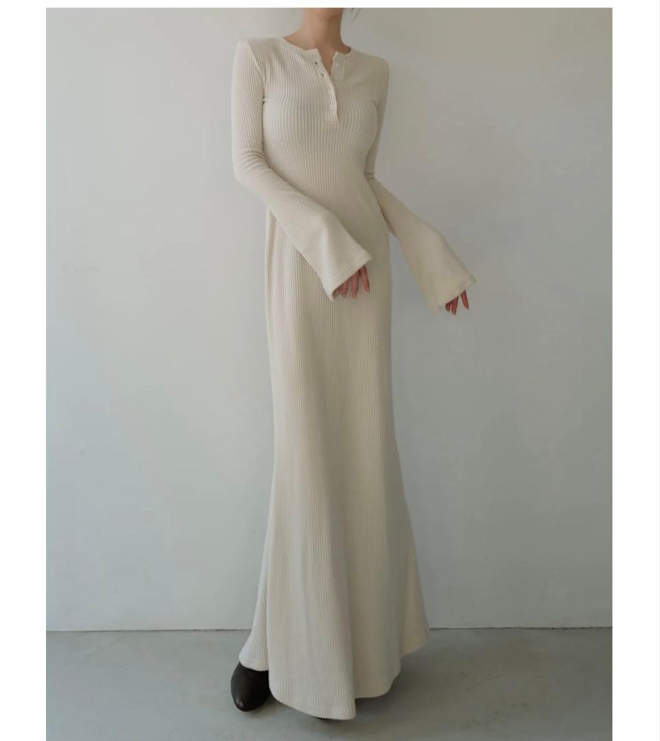 maison celon　bell sleeve wool dress