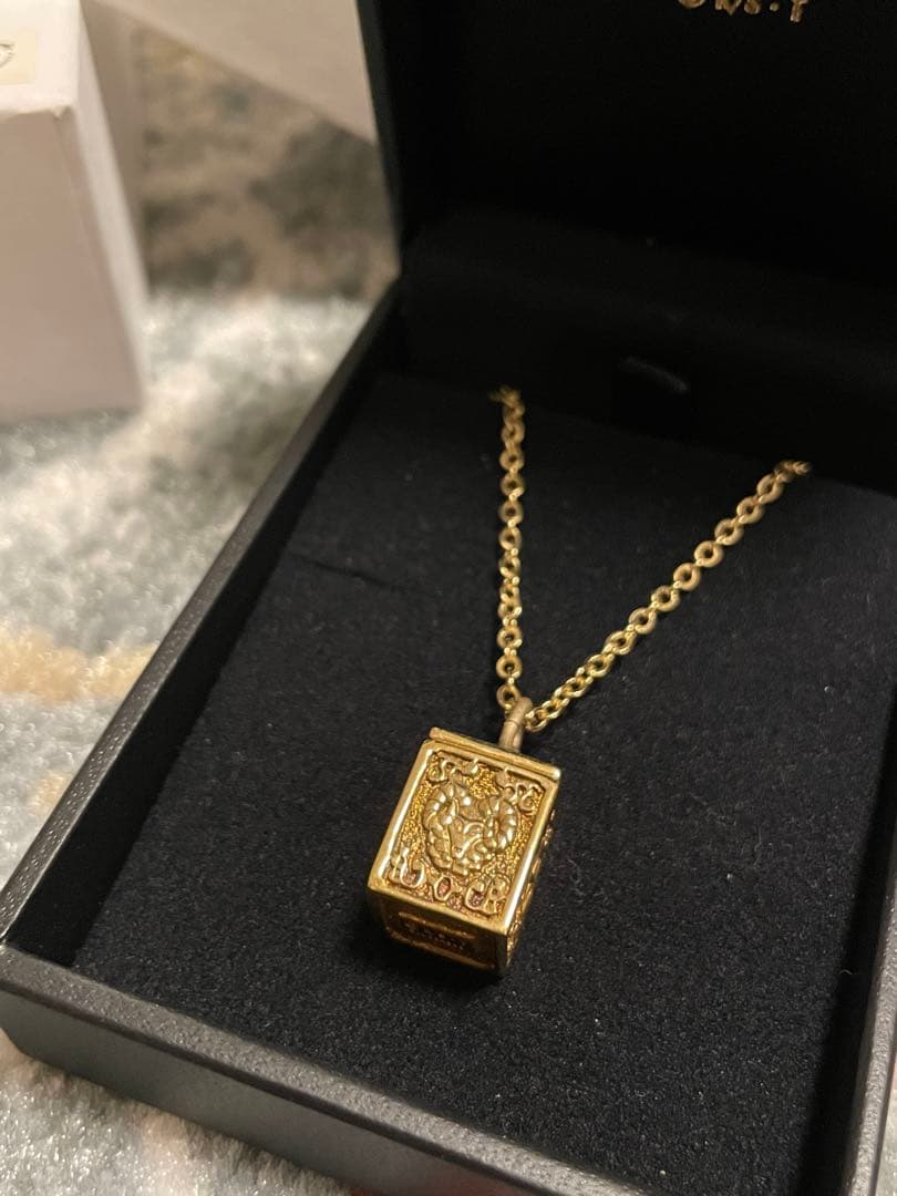 新品⭐︎聖闘士星矢の黄金聖衣箱デザインのペンダント　牡羊座(アリエス)