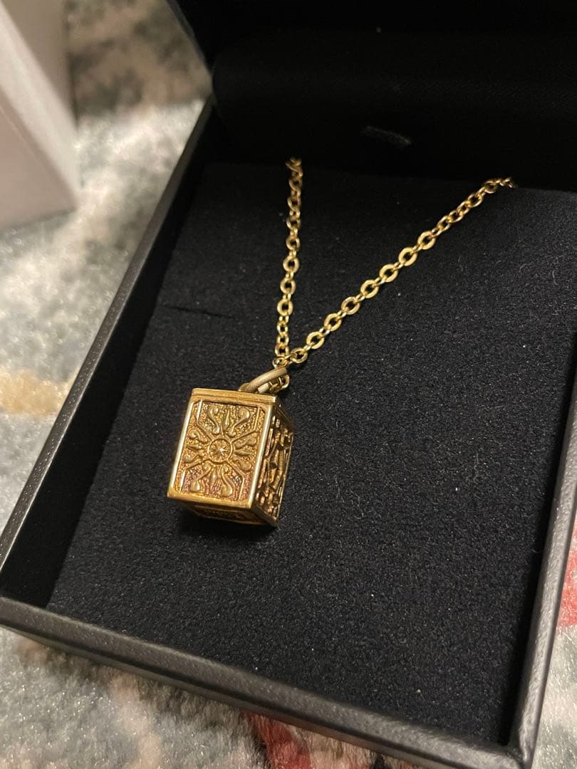 新品⭐︎聖闘士星矢の黄金聖衣箱デザインのペンダント　牡羊座(アリエス)