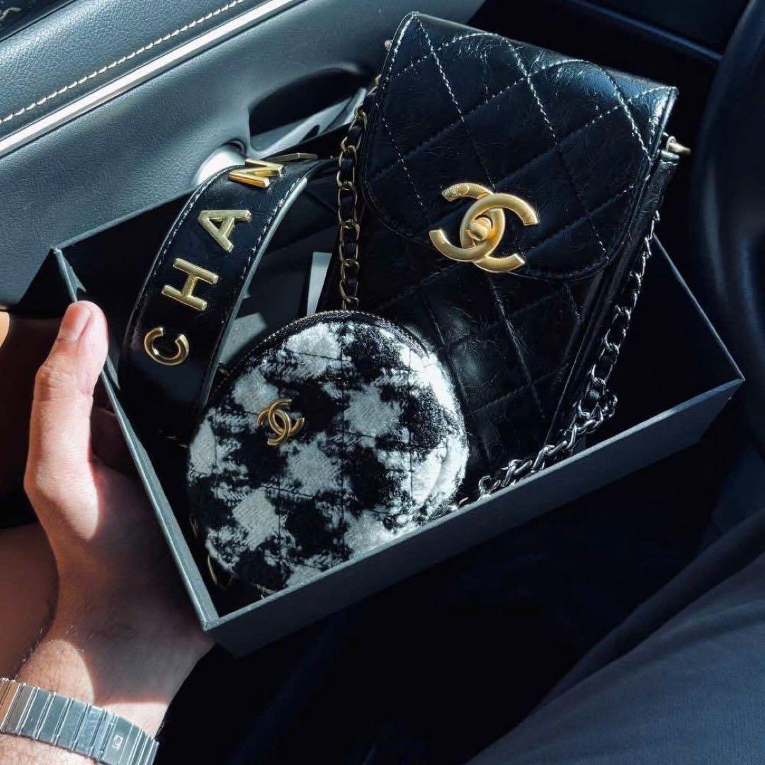 CHANEL メイクアップ　スマホショルダー ケース付き ノベルティ