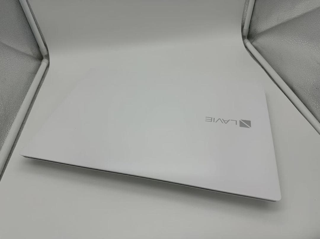 未使用品近い NEC 第八世代 i7 20G SSD+HDD Office付き