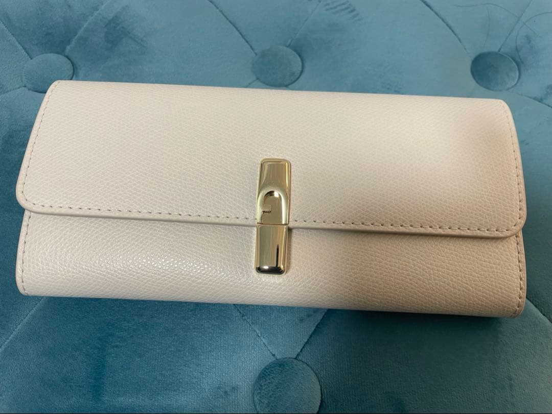 【新品未使用】FURLA ホワイトレザー 長財布