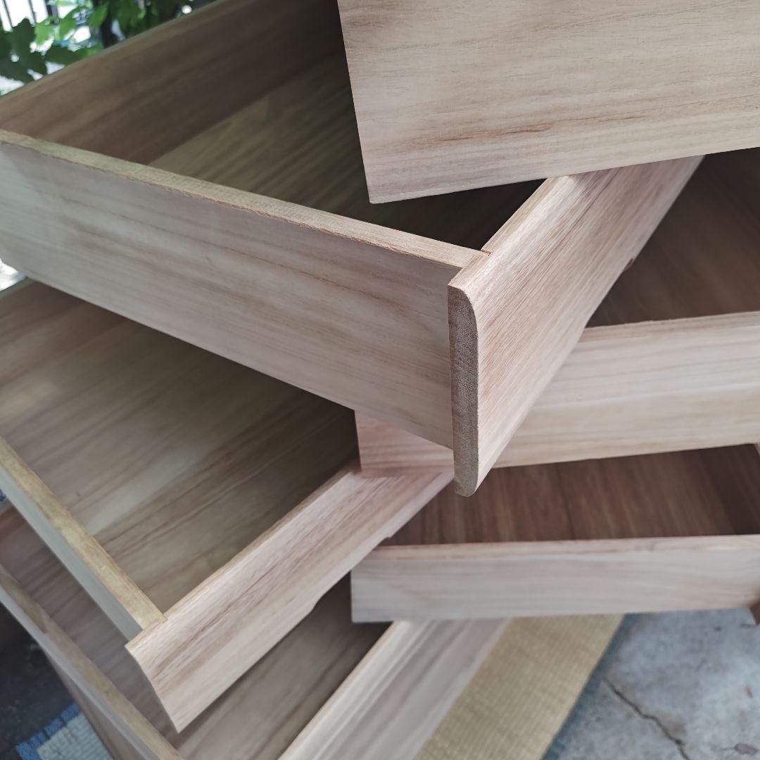 美品　桐箪笥　桐タンス　シンプル6段チェスト　着物収納　キャスター付