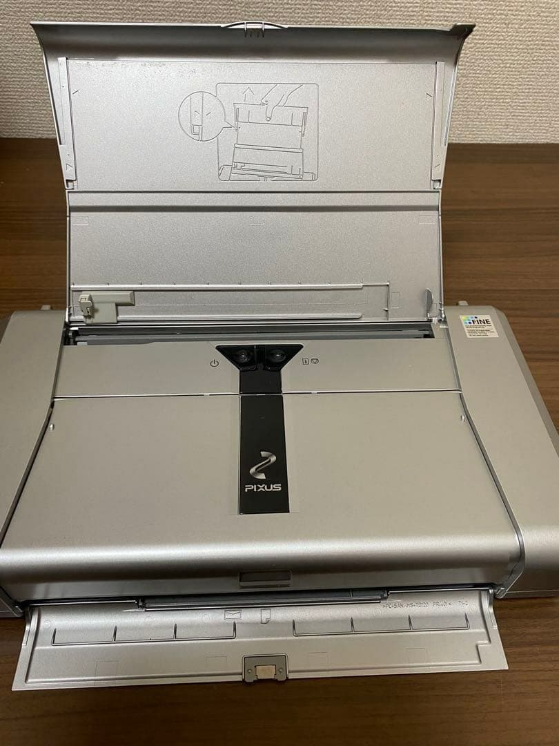 PIXUS ip100本体とバッテリー