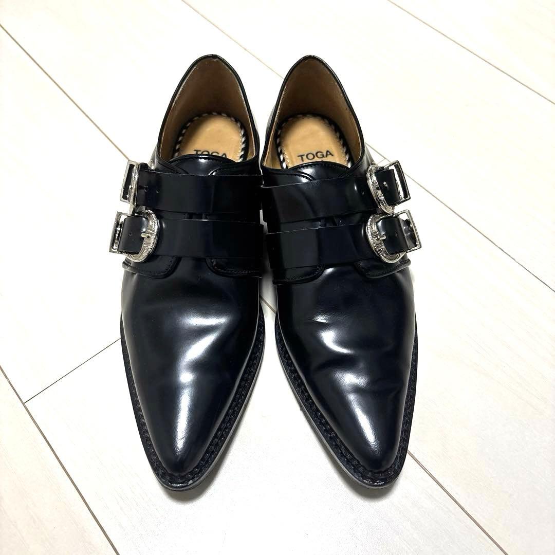 TOGA ブラック ダブルバックル ローファー