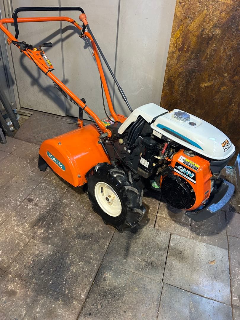 引き取り希望です。中古実働整備済【耕運機　クボタTR70】逆転耕運付/6.2馬力