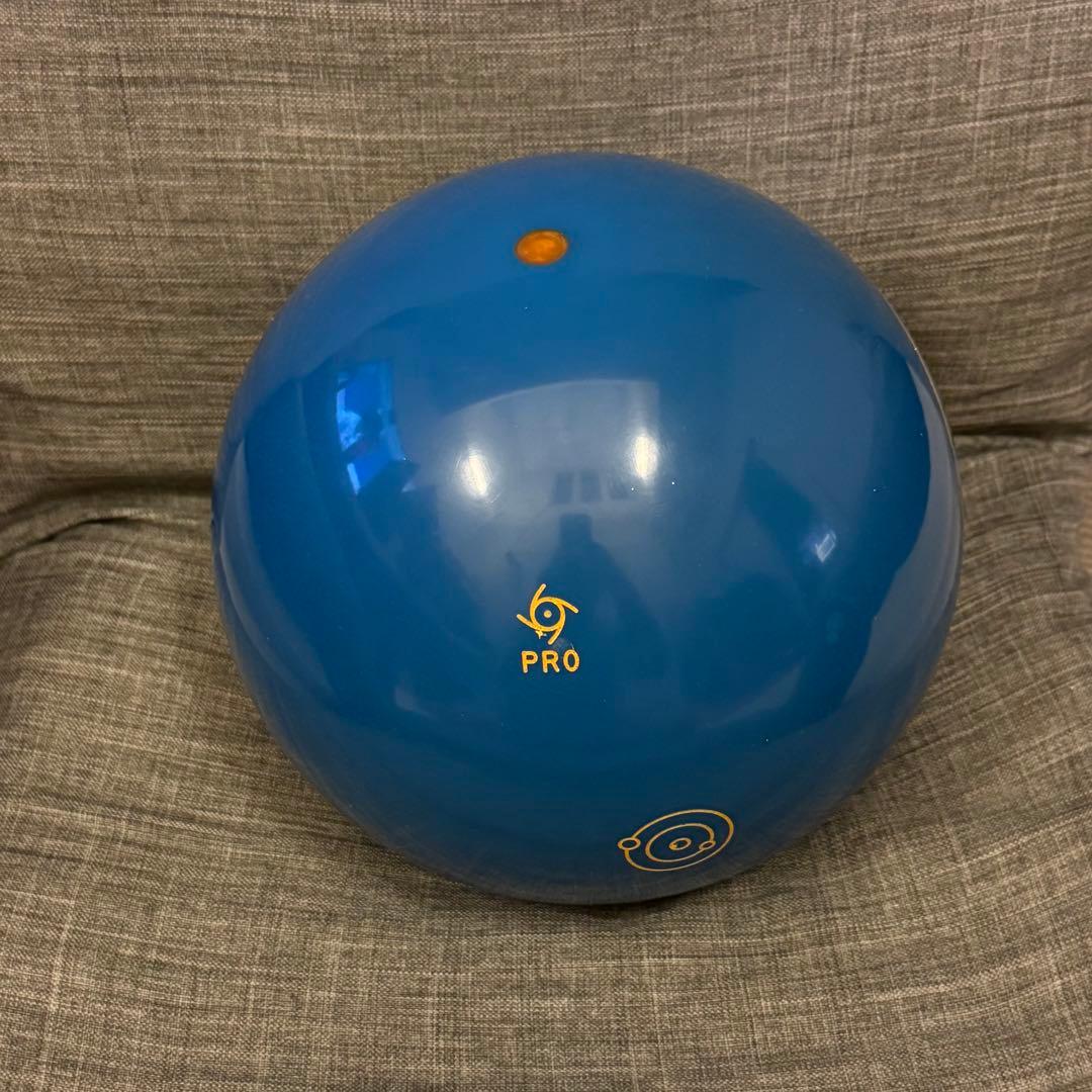 【新品】ION ボウリングボール STORM ストーム アイオンプロソリッド