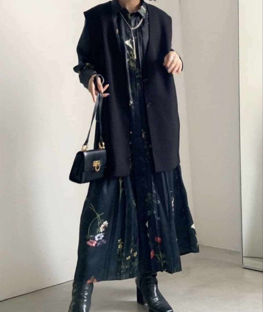 Ameri　UND NEVAEH VEST SET DRESS