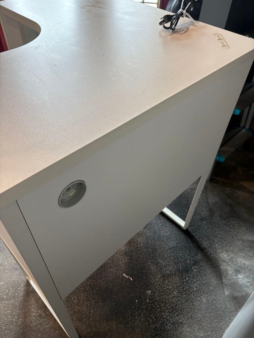 ト*モ様 L字ホワイトコーナーカウンターデスコンセント付き