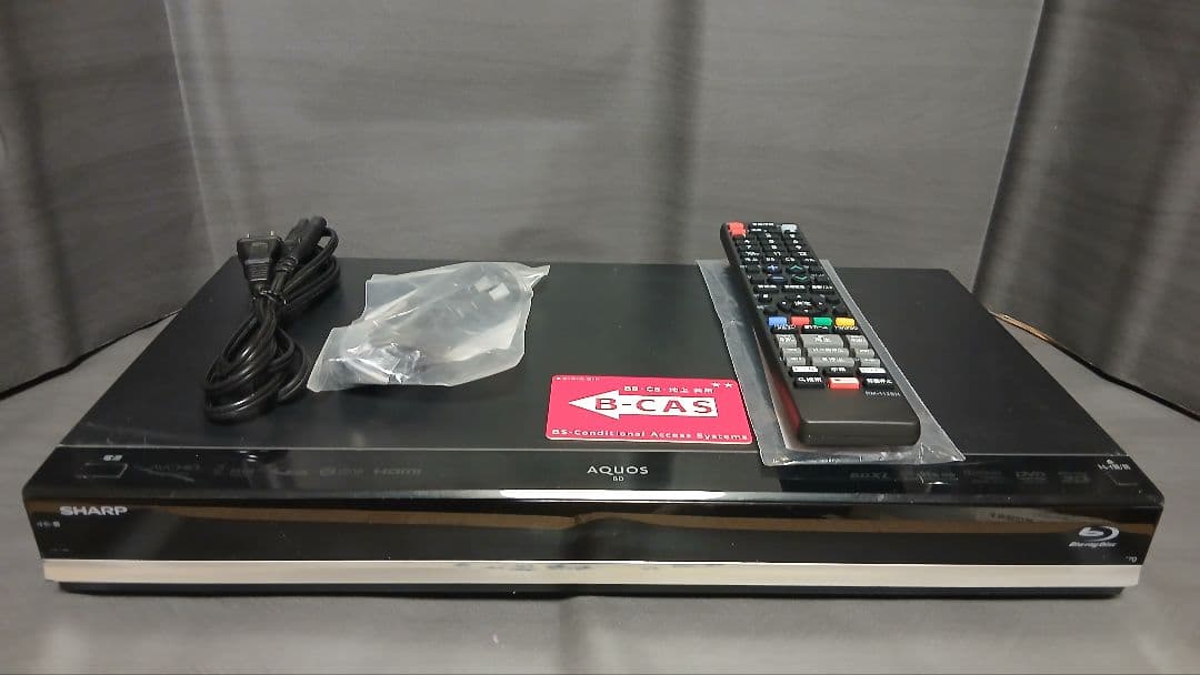 500GB シャープ AQUOS BDレコーダー☆BD-W570☆リモコン付 2