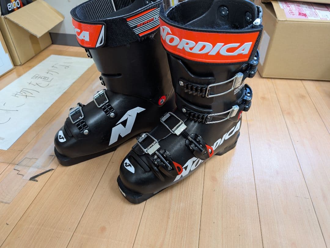 Nordica ドーベルマン WC 130 男性用スキーブーツ