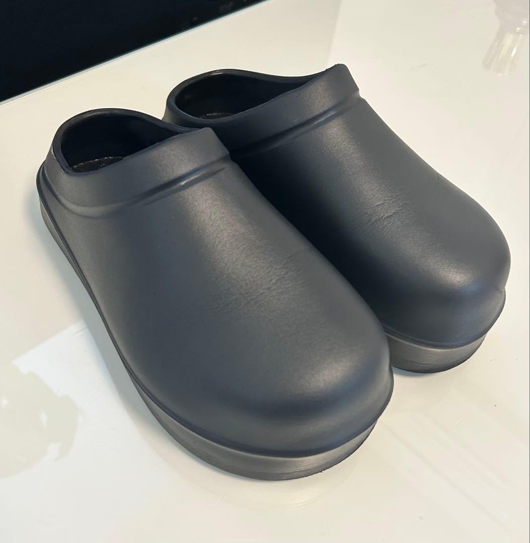 ほぼ新品Racbaki(らくばき)レディースサボ　ブラックXS~22.5㎝