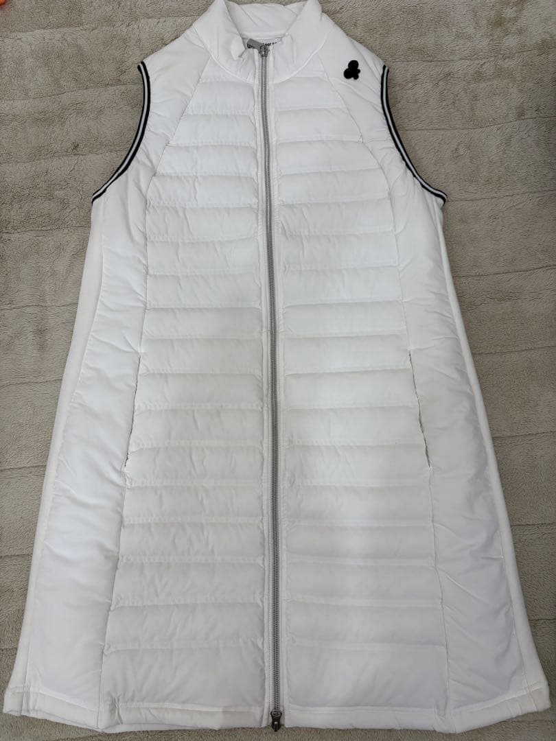 :and per seノースリーブダウンベスト