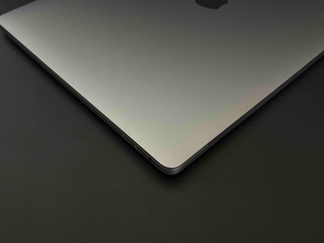 MacBook Pro 16㌅ Ci7 6Core・32GB バッテリー◎