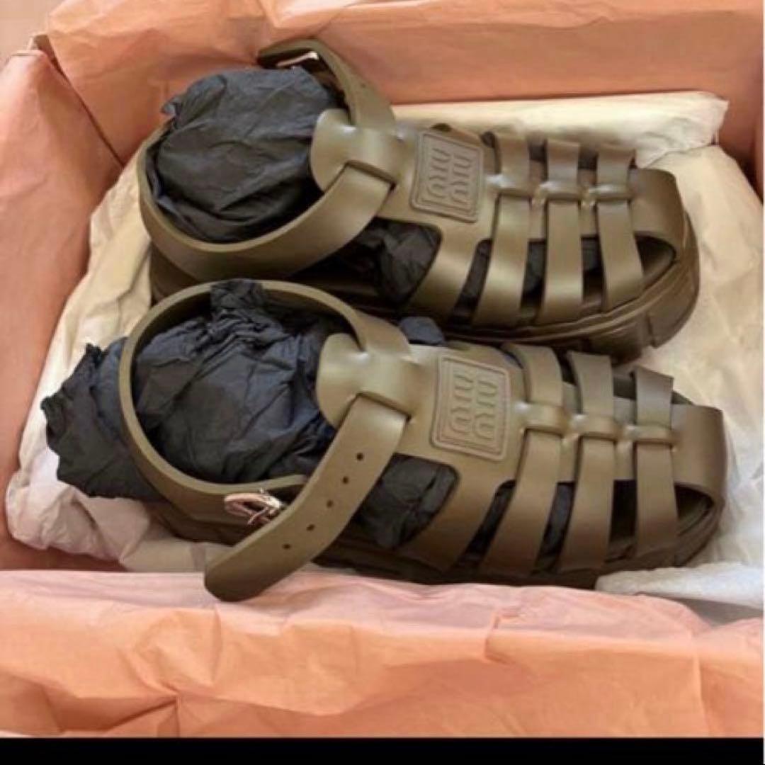 miumiuプラットフォームサンダル　グルカサンダル