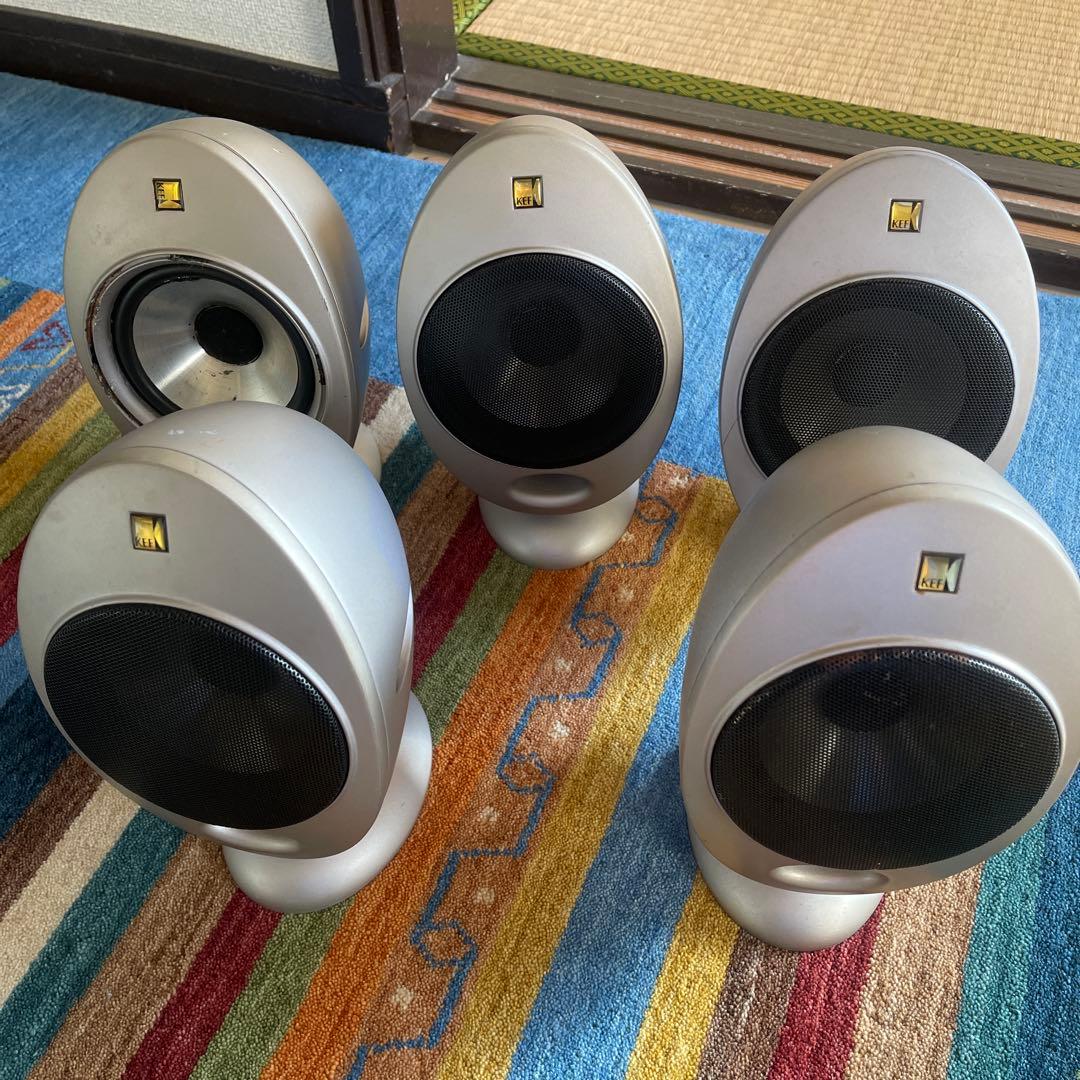 KEF サラウンドスピーカー シルバー
