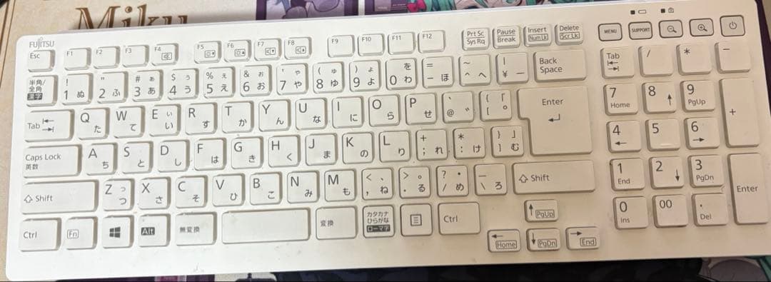 富士通パソコンデスクトップ一体型　Windows11 第8世代