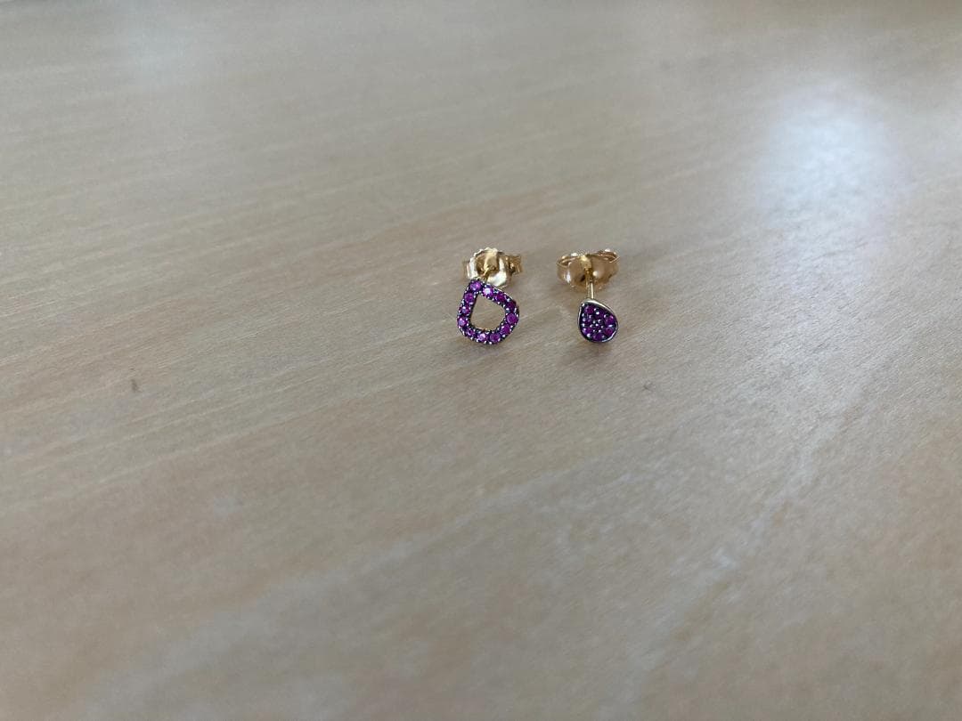 【超美品！】ARTIDA OUD（アルティーダ ウード）ルビーの限定ピアス2個