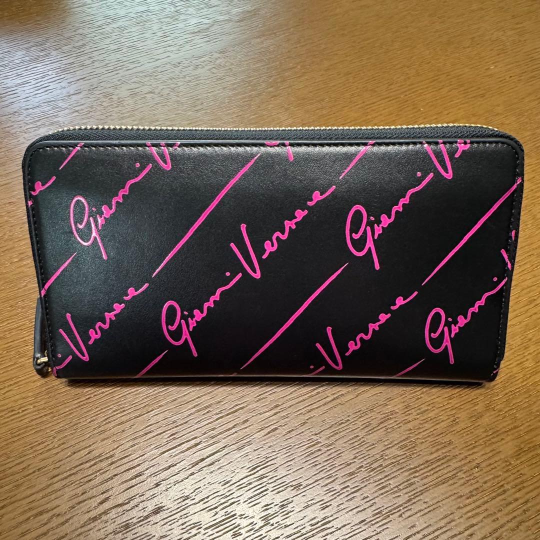 ヴェルサーチ 総柄 ラウンドジップ 長財布 ブラック