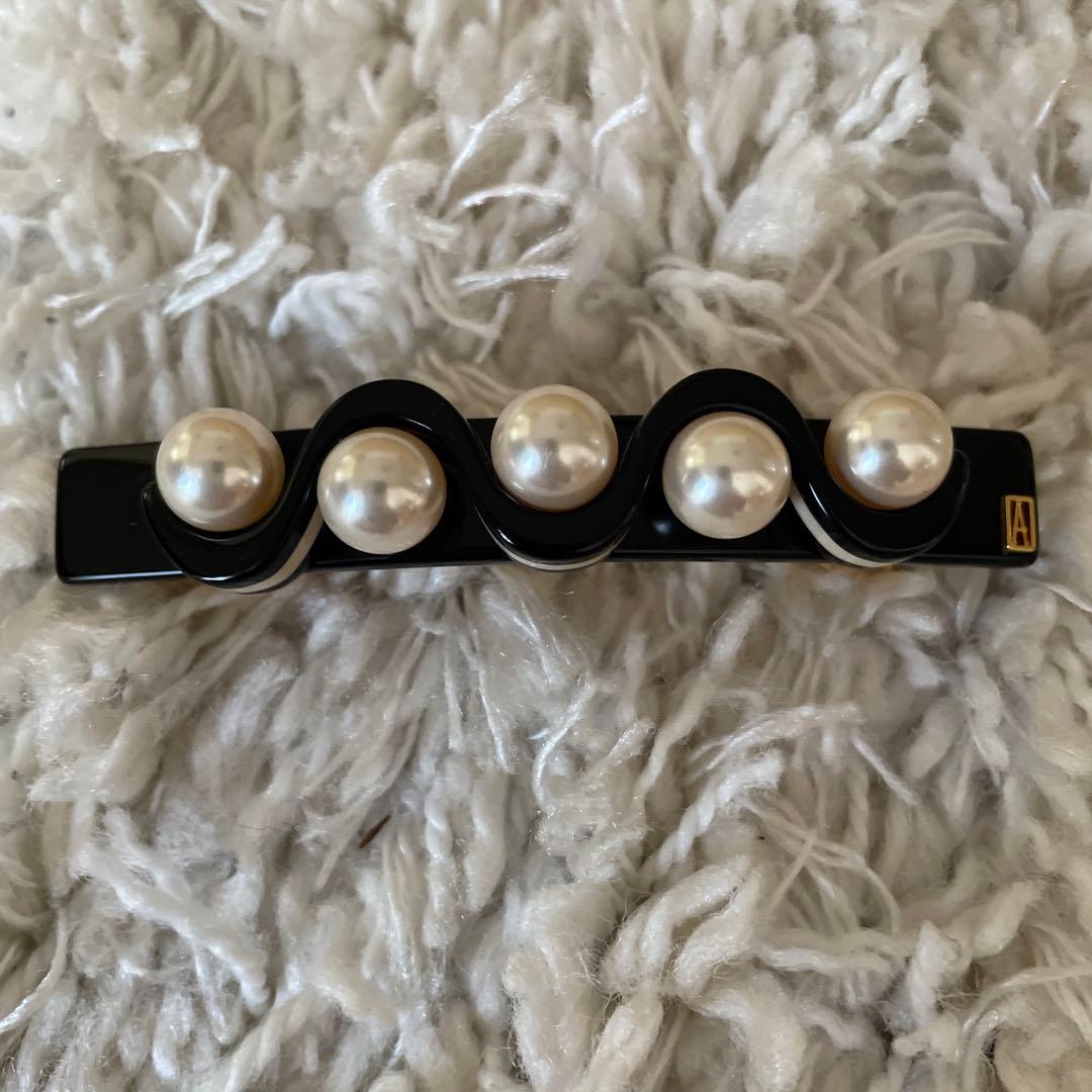 ALEXANDRE DE PARIS バレッタ 黒色パール付き