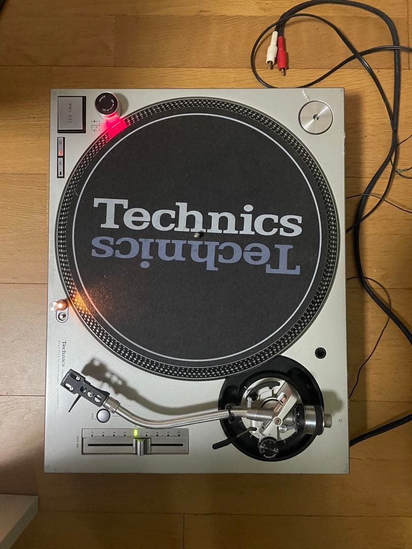 Technics SL-1200ターンテーブル