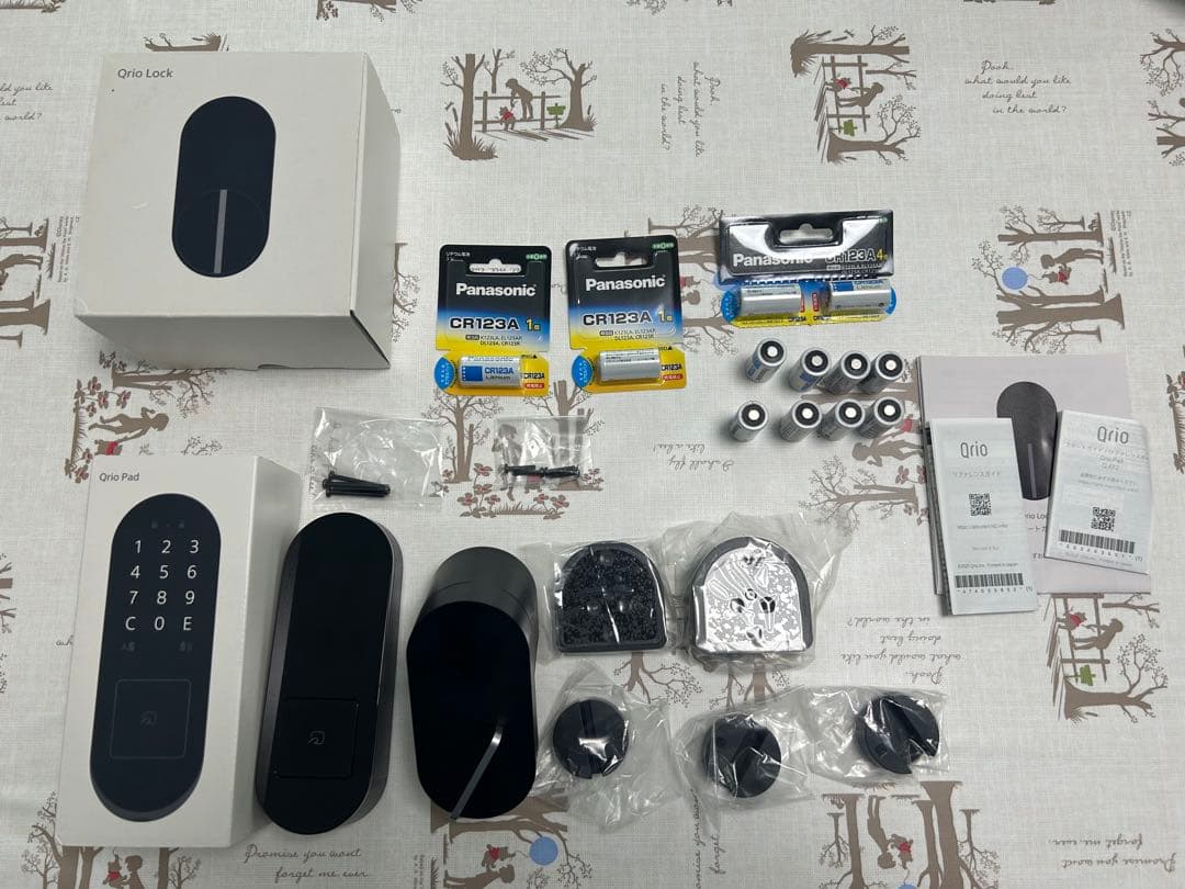 キュリオロック（Q-SL2）とキュリオパッド（Q-KP2）と電池12本